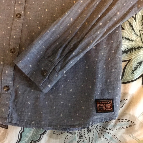 Button-Up Shirt - Picture 4 of 4